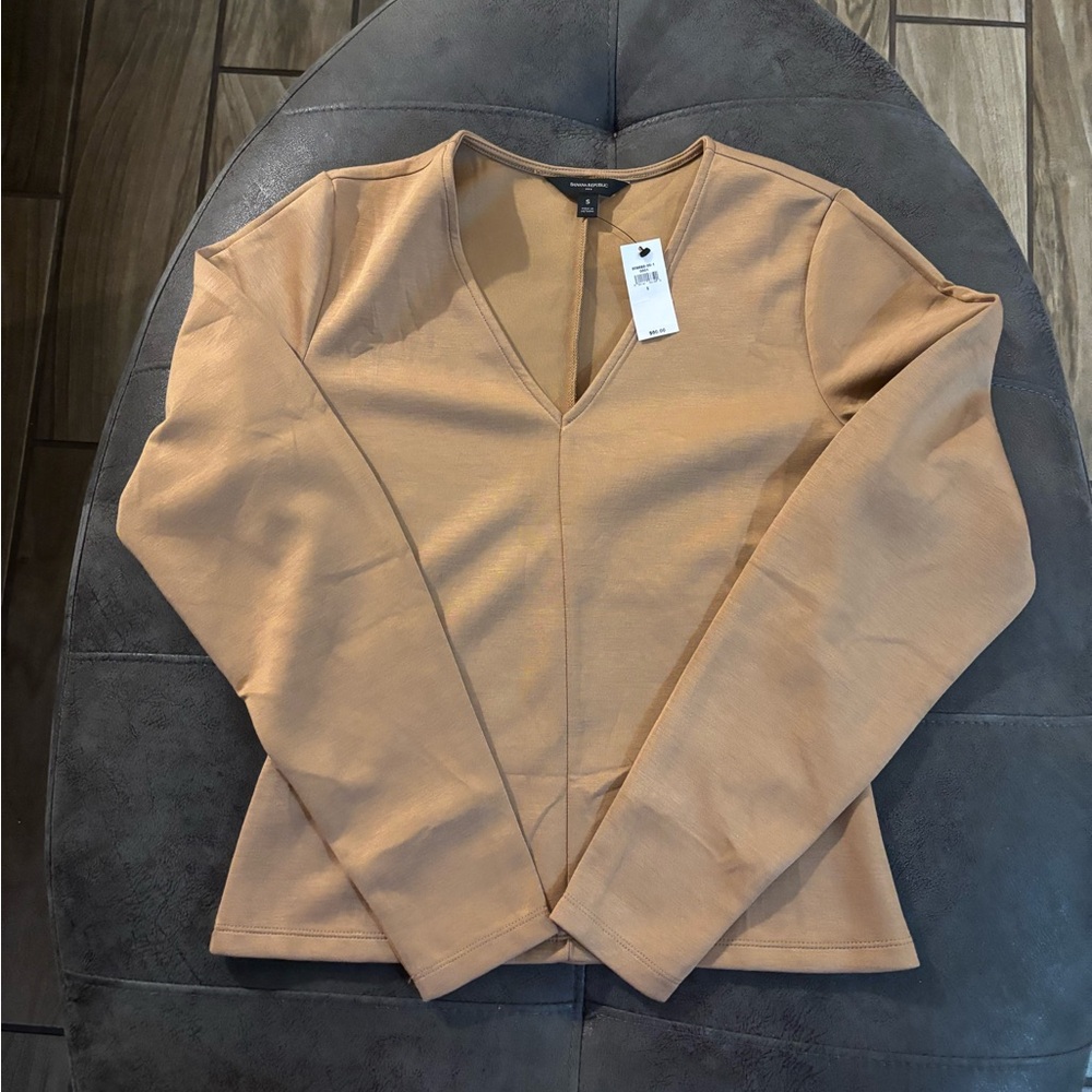 Banana Republic long sleeve V-Neck Top